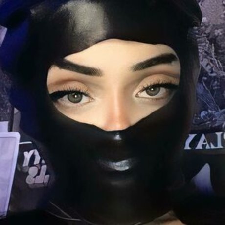 Bunny Alisson model exklusive bild