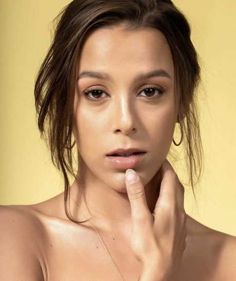 Izzybizzyspider schauspielerin porno galerie