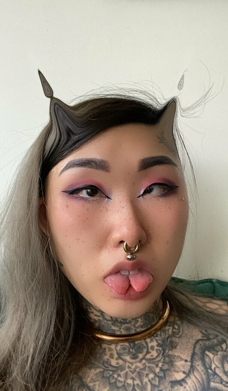 Sif Blvck kostenlose xxx bild