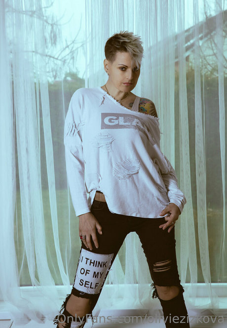 oliviezizkova erotische nacktheit bild