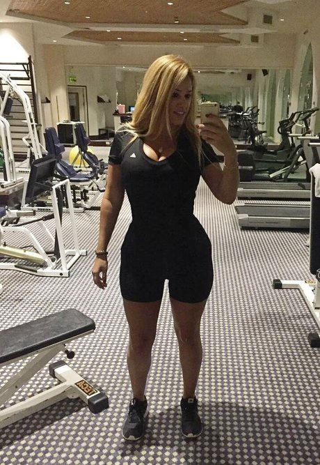 milf-model onlyfans nackten foto