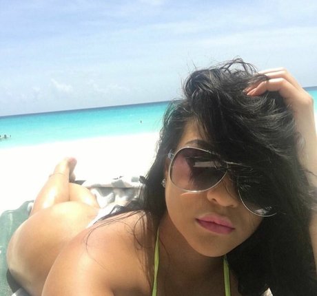 Toni Salina Chee Young schöne exklusive galerie