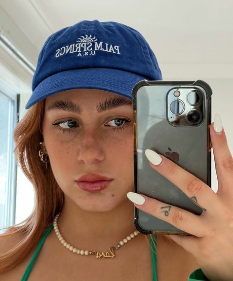 Lara Ledwidge sexy exklusive bilder