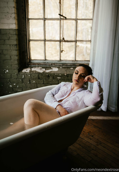 neondextrose kostenlose nackt bilder