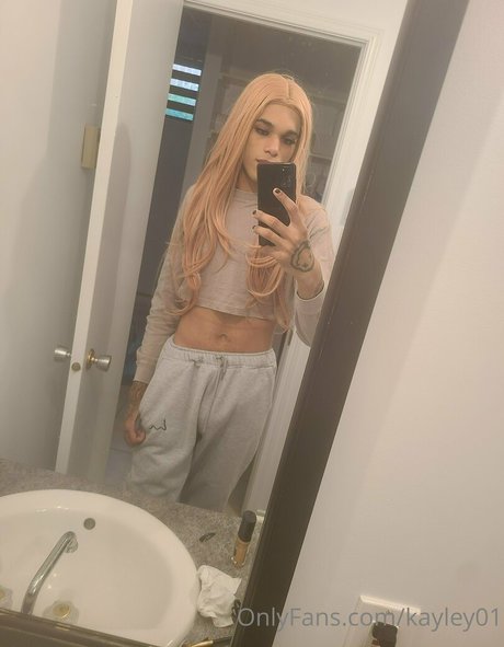 kellyannefemboy sexy akt foto