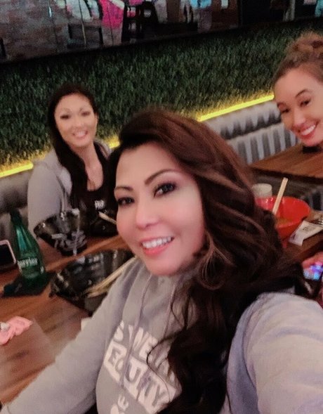 clca69 hübsche erwachsene foto