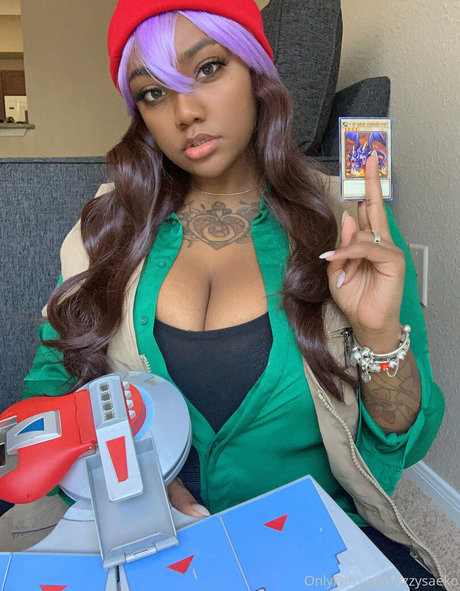 izzysaeko heiße akt foto