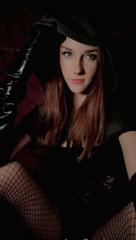 avacruciofree schöne akt bild