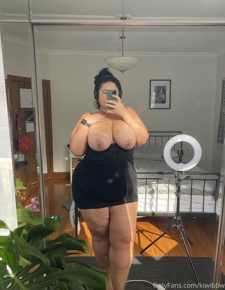 kiwibbw perfekte pornostar bild