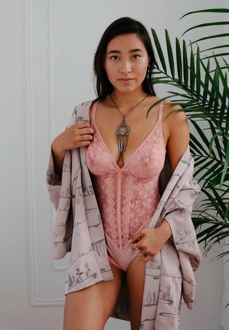 Hitomi Mochizuki hd xxx foto