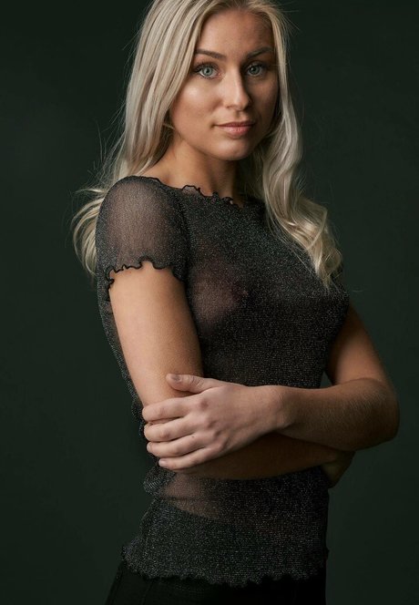 Isabel Ditlevsen beste erwachsene bilder