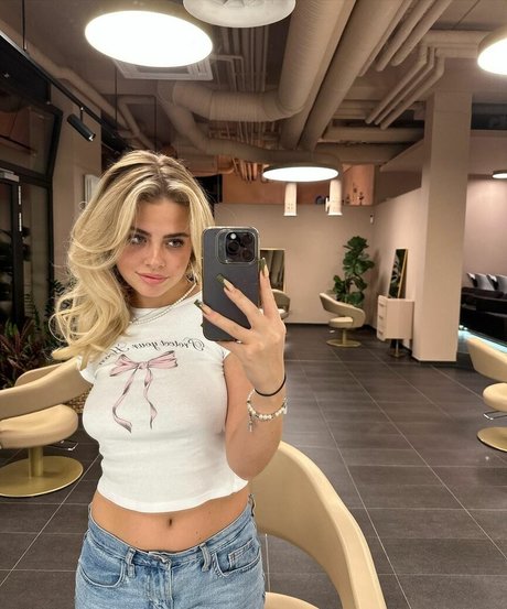 Mathilda mkh nackt erwachsene fotos