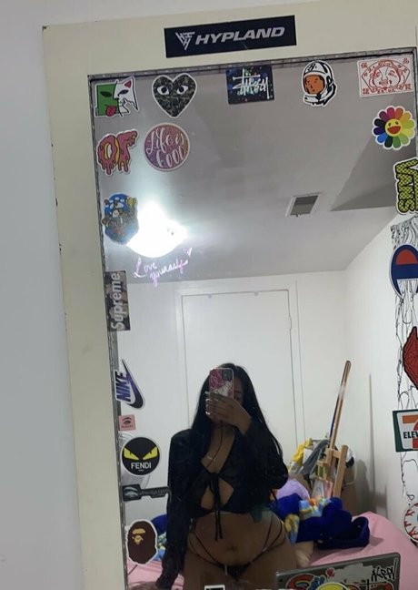 ineedsumfok schauspielerin sexy bilder