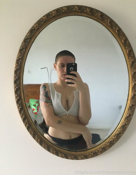 amateur asiatische onlyfans nacktheit pornografische bild