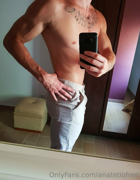 anatetiofree nackt schöne fotos