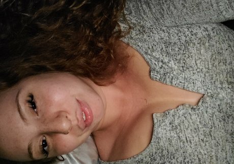 PiperMaePeach pornografische pornostar foto