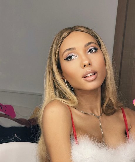 tallgirl onlyfans exklusive pornographische bild