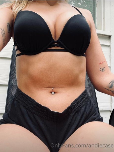 Andie Case estrella atractiva archivo