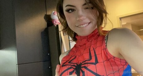 Hannahowo modelo sexy galerías