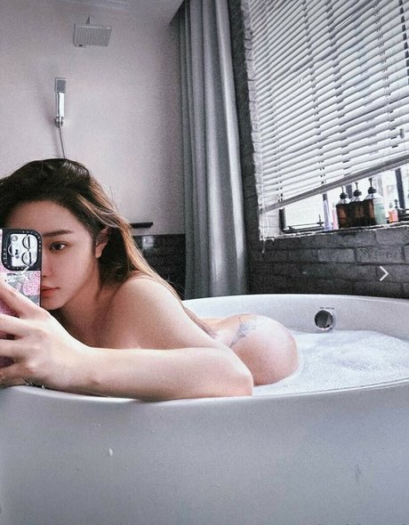 Hitomi Songyuxin mejor actriz foto