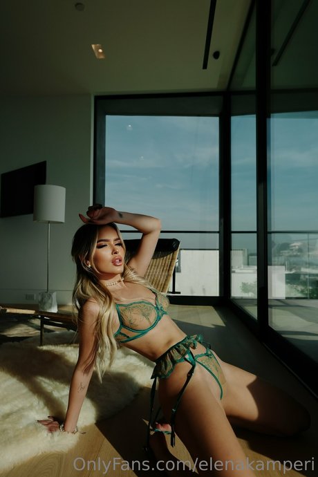 Elena Kamperi actriz de alta calidad galerías