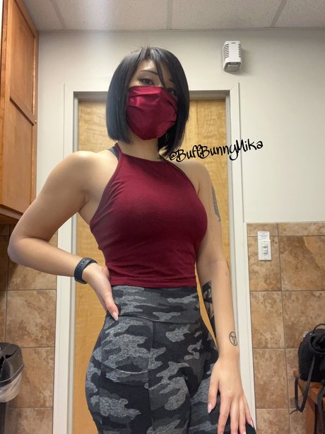 womanwearingred mejor estrella foto