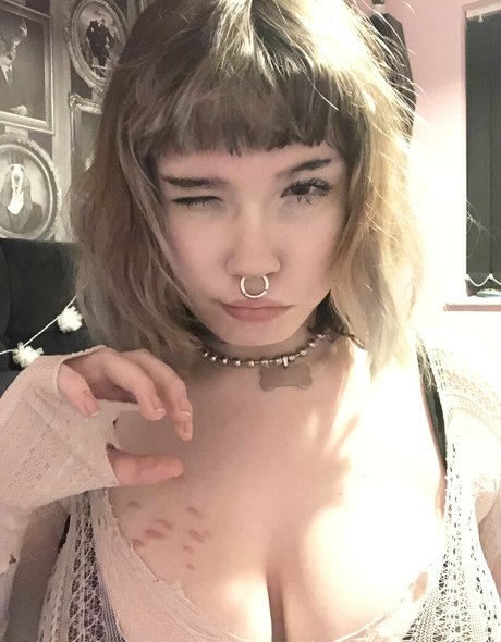 Tinyfawnn desnudos de estrellas galerías