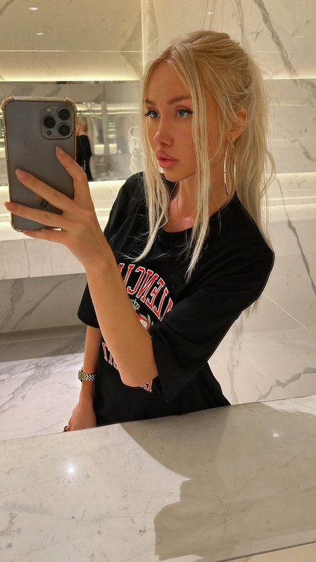 Jull Dolly actriz porno foto