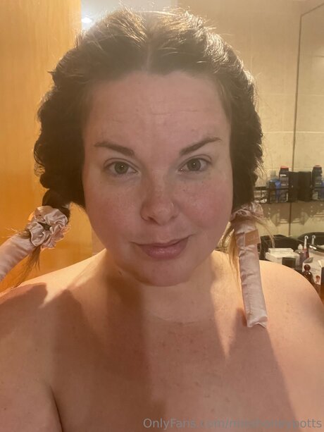 onlyfans góticos arte galerías