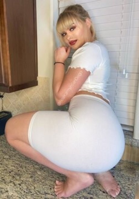 Karmyn Sandiego estrella porno de alta calidad fotos