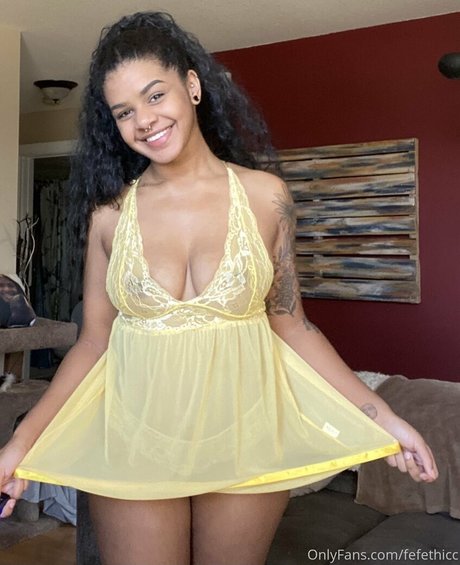 Nakedzena hermosa estrella galerías