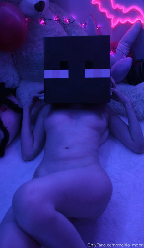 Meido Moon estrella porno gratis foto