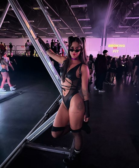 The Peach at the Beach estrella porno caliente galería