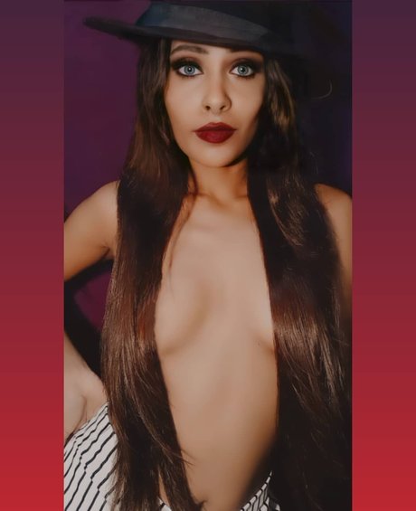 Poojani Perera estrella porno mejor galería
