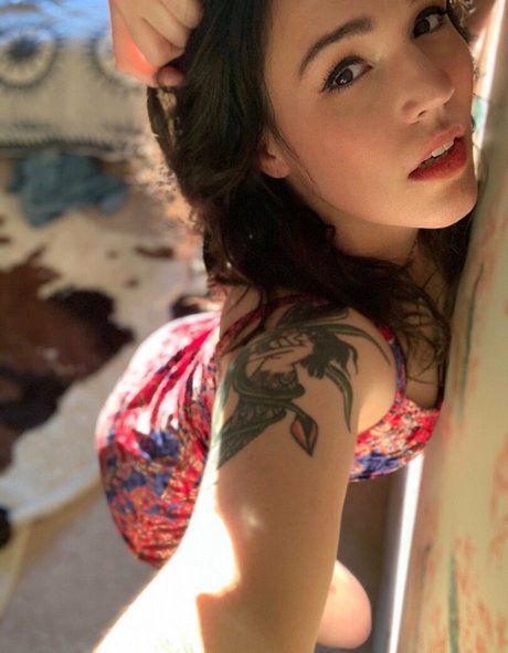 house feminist modelo superior foto