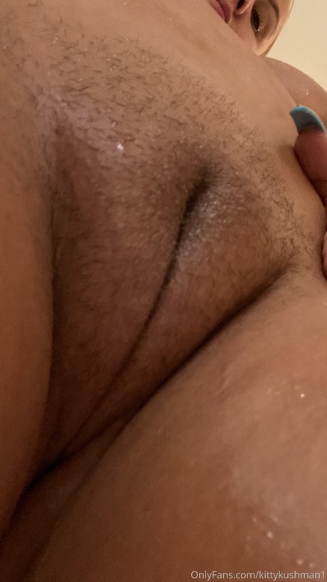 Kitty Kushman hermosa actriz archivo