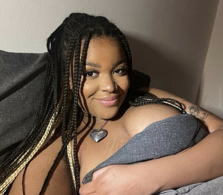 Hell0kittyevie actriz libre fotos