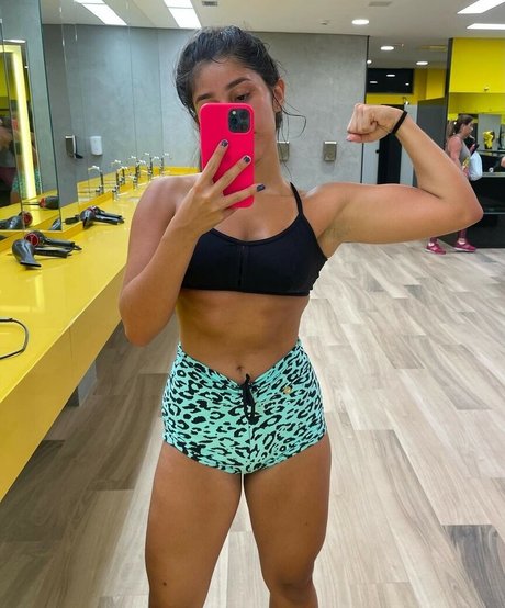 Carol De Lucas estrella porno atractiva archivo