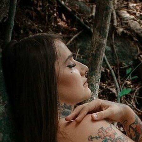 Aninha Buss modelo caliente fotos