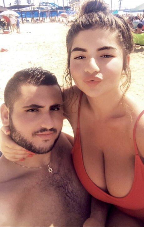 May Tehila Zafrani modelo desnuda imágenes