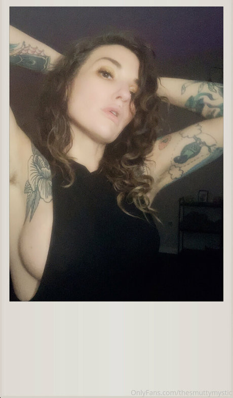 thesmuttymystic estrella porno mejor imagen