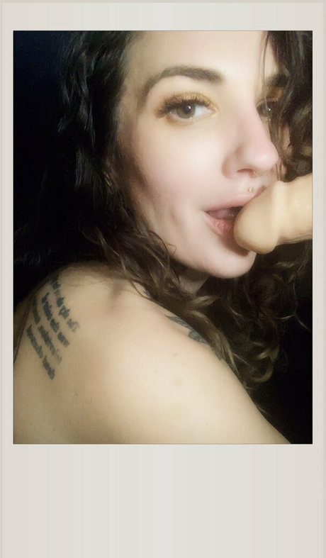 thesmuttymystic modelo agradable archivo