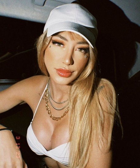 Nicole Louise estrella porno caliente imágenes