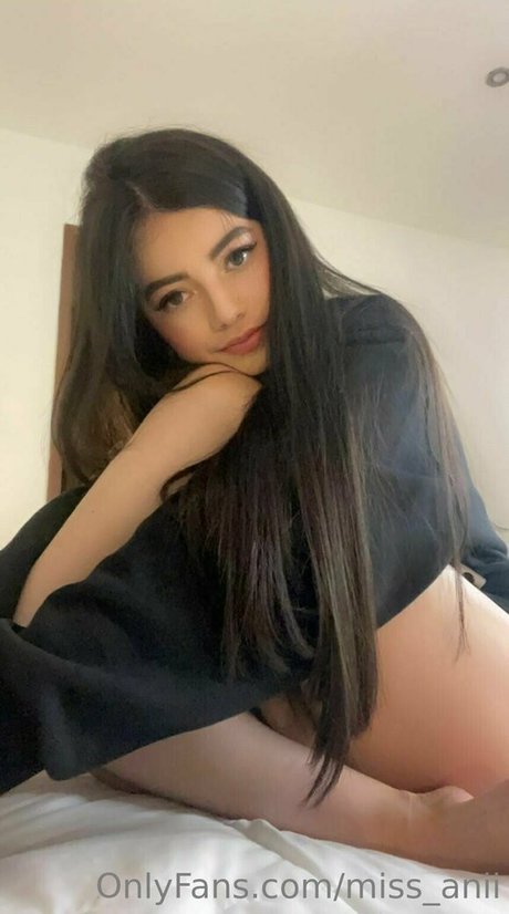 miss anii estrella desnuda galería