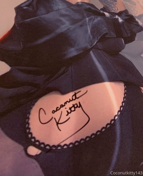 CoconutKitty actriz de arte galerías