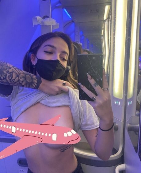 ravengonewildfree estrella porno desnuda foto