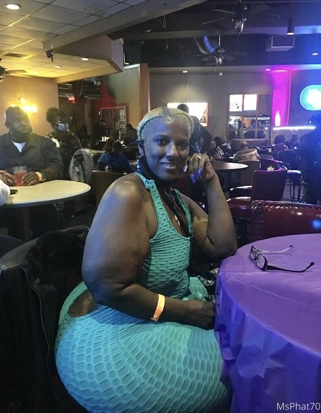 msphat70 actriz erótica fotos