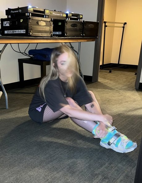 Alison Wonderland modelo sexy archivo