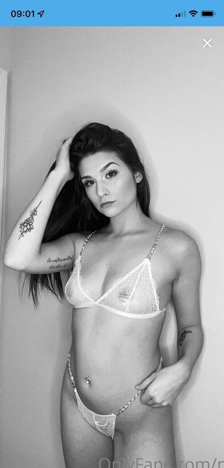 BabyNaomi estrella porno caliente galerías