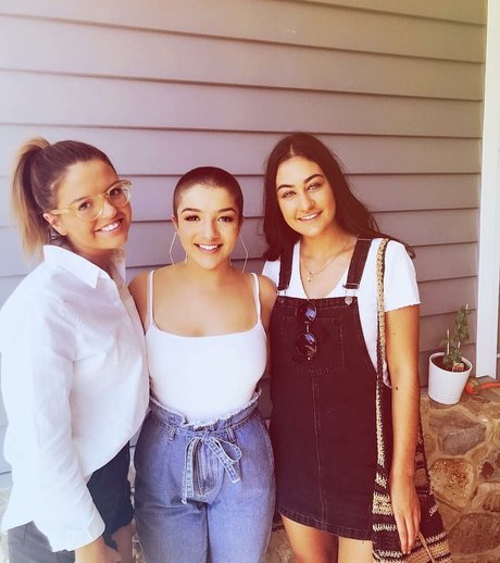 Abbey Jeffrey modelo sexy archivo